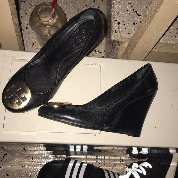 Tory Burch Sophie Wedge closed toe size 6 - Picture 3 of 8